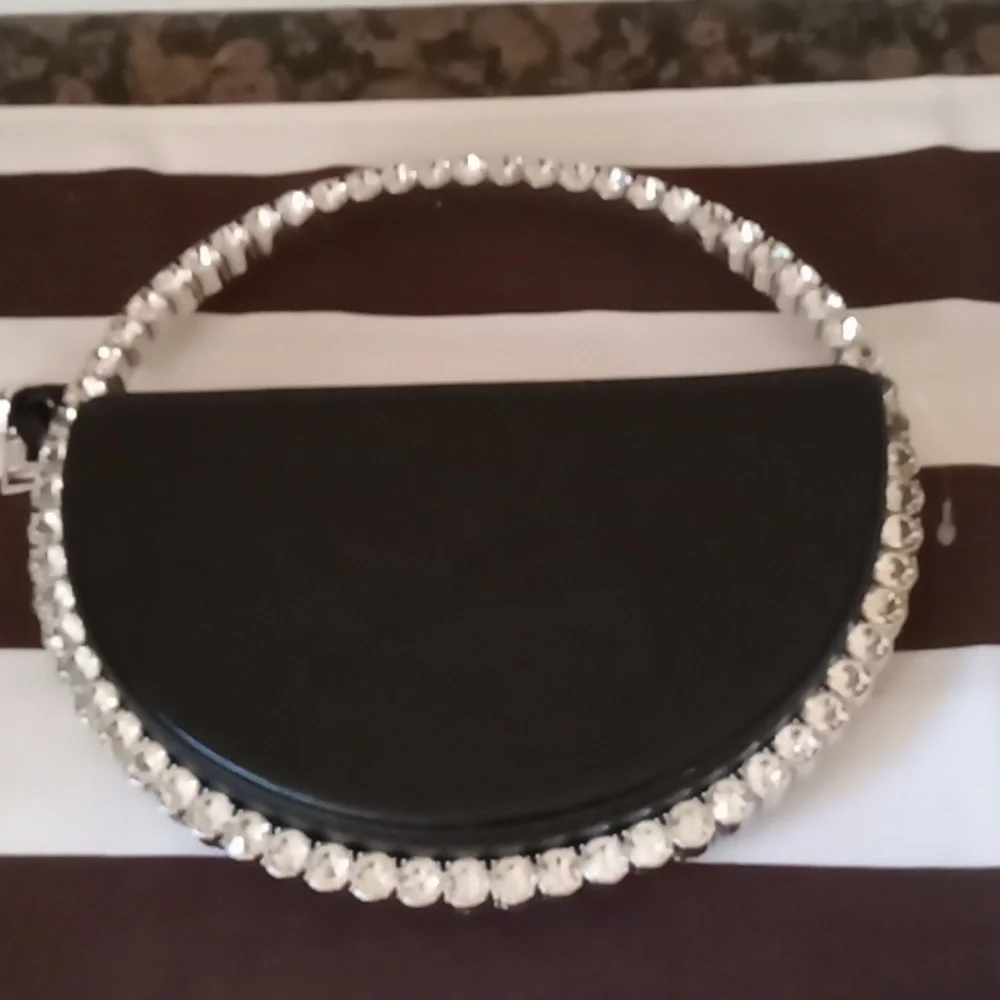Purse - Picture 1 of 4